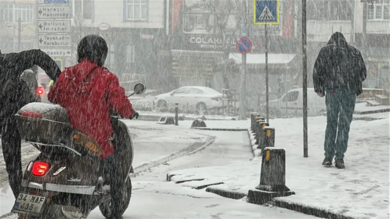 Ümraniye'de yarın okullar tatil mi? Gözler valilik açıklamasında