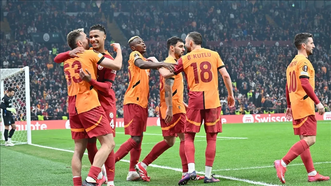 AZ Alkmaar Galatasaray spikeri