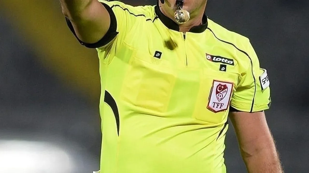 Galatasaray - Fenerbahçe maçını yabancı hakem mi yönetecek? GS - FB derbisinin hakeminin kim olacağı gündem oldu