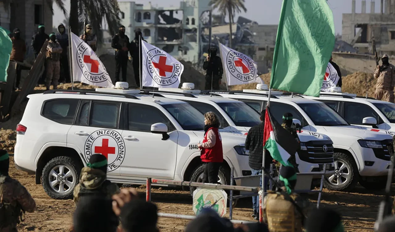 Hamas ve İsrail arasındaki esir takasında 6'ncı tur! Serbest bırakılacak 3 İsrailli esirin isimleri açıklandı