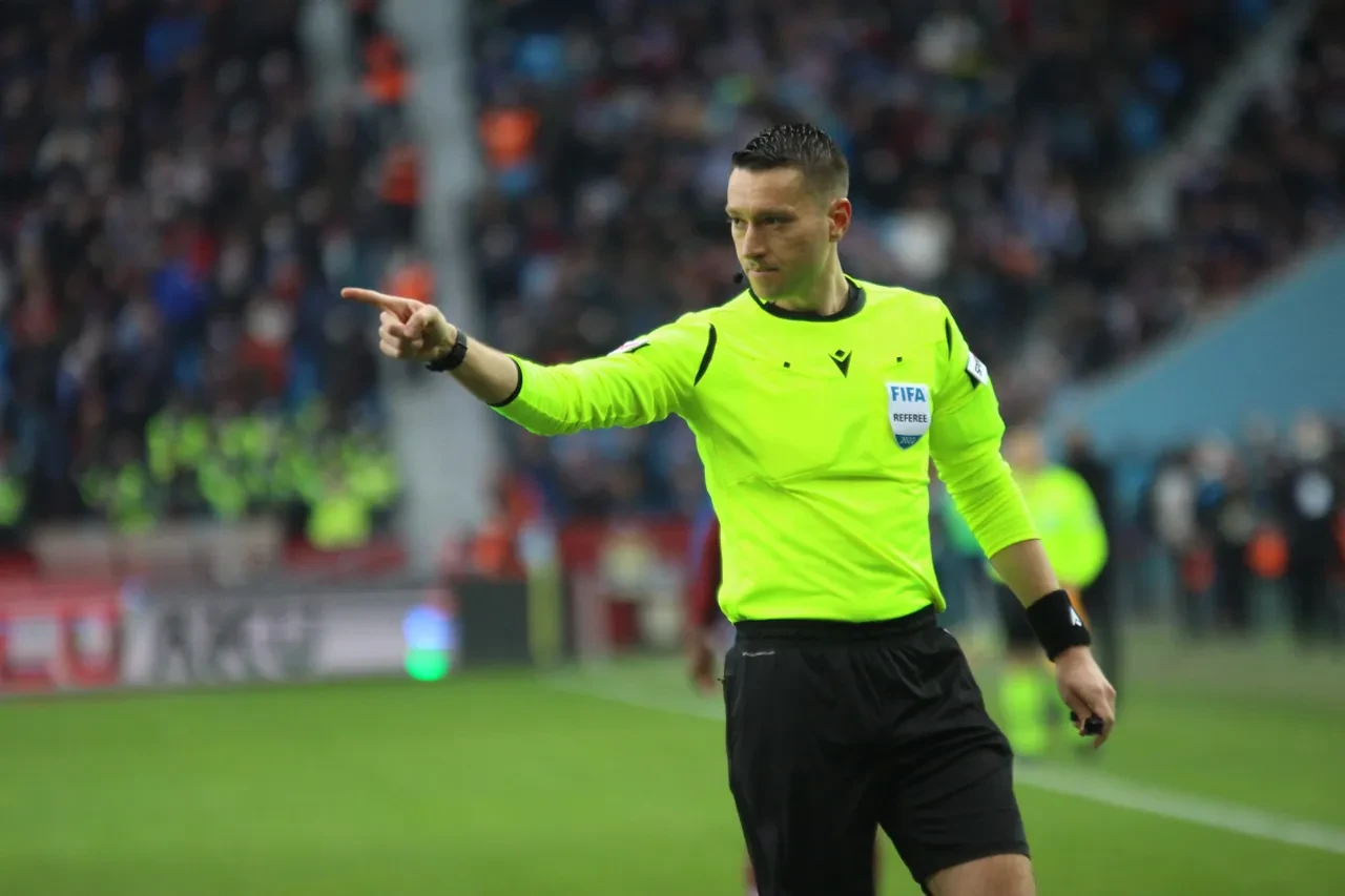 Zorbay Küçük Galatasaray karnesi, yönettiği maçlar! Çaykur Rizespor - Galatasaray maçının hakemi oldu