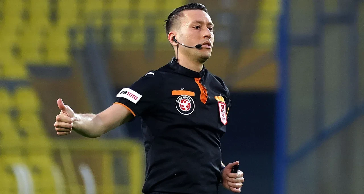 Zorbay Küçük Galatasaray karnesi, yönettiği maçlar! Çaykur Rizespor - Galatasaray maçının hakemi oldu
