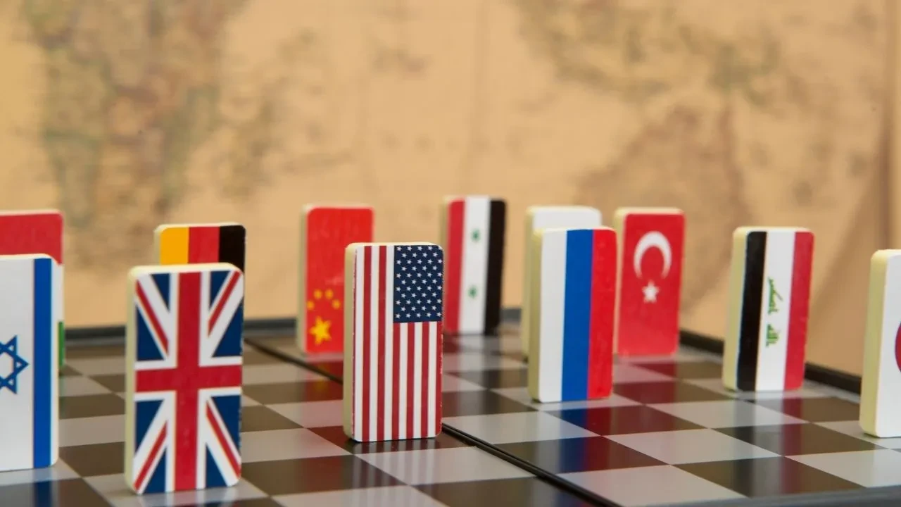 ABD ve Çin arasında ekonomik satranç: Türkiye şah mat olur mu? Ünlü ekonomistten dolar şoku alarmı