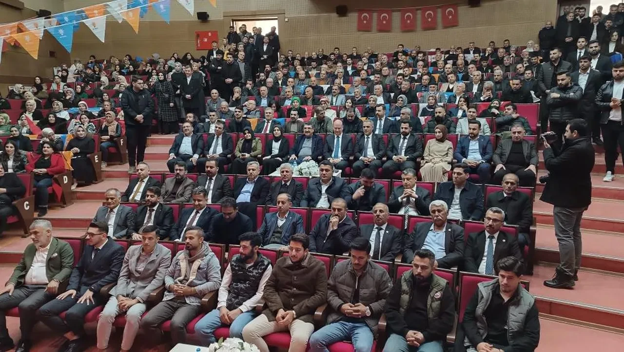 Batman CHP'de istifa şoku: 514 kişi AK Parti'ye katıldı!