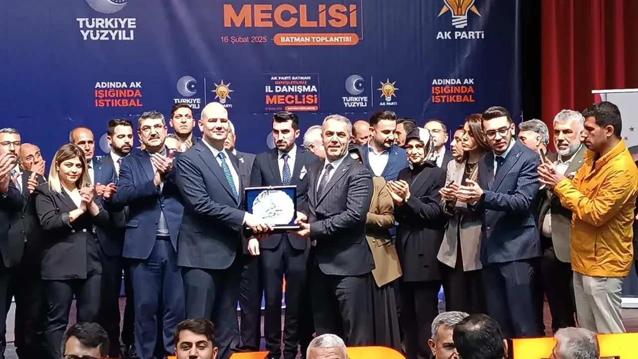Batman CHP'de istifa şoku: 514 kişi AK Parti'ye katıldı!