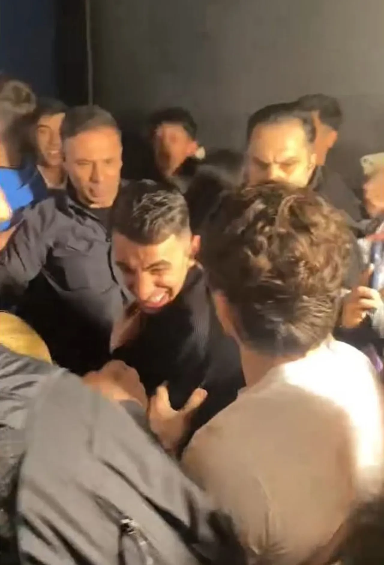 Çakal ve İbrahim Tilaver’in hayranları izdihama neden oldu! 