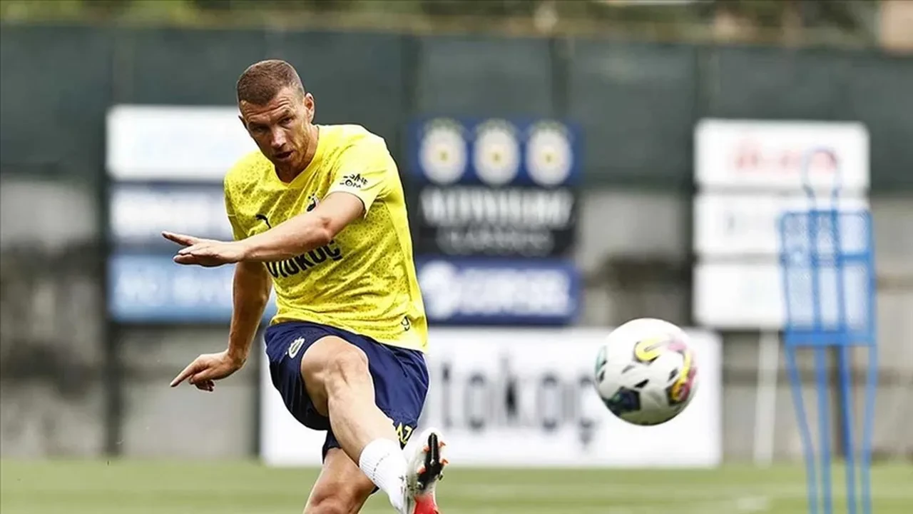 Edin Dzeko Fenerbahçe Kasımpaşa maçında neden yok? Sakatlık durumu ve kaç maç olmayacağı açıklandı