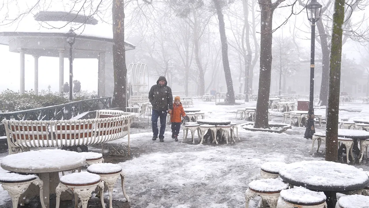 İstanbul için peş peşe kar yağışı uyarıları! Meteoroloji, AKOM, İstanbul Valiliği: Lapa lapa yağacak