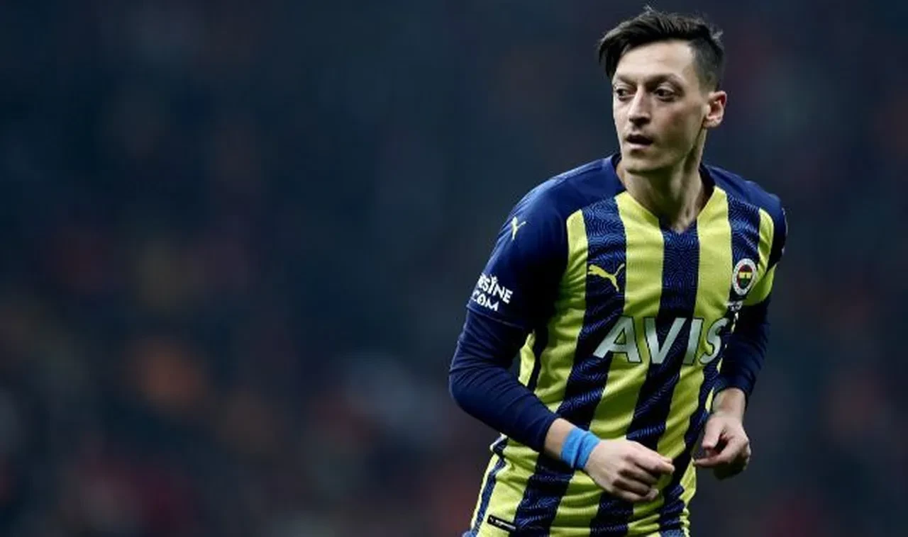 Mesut Özil'den Fenerbahçe ve kariyeri hakkında flaş açıklama: "İyi ki bırakmışım"