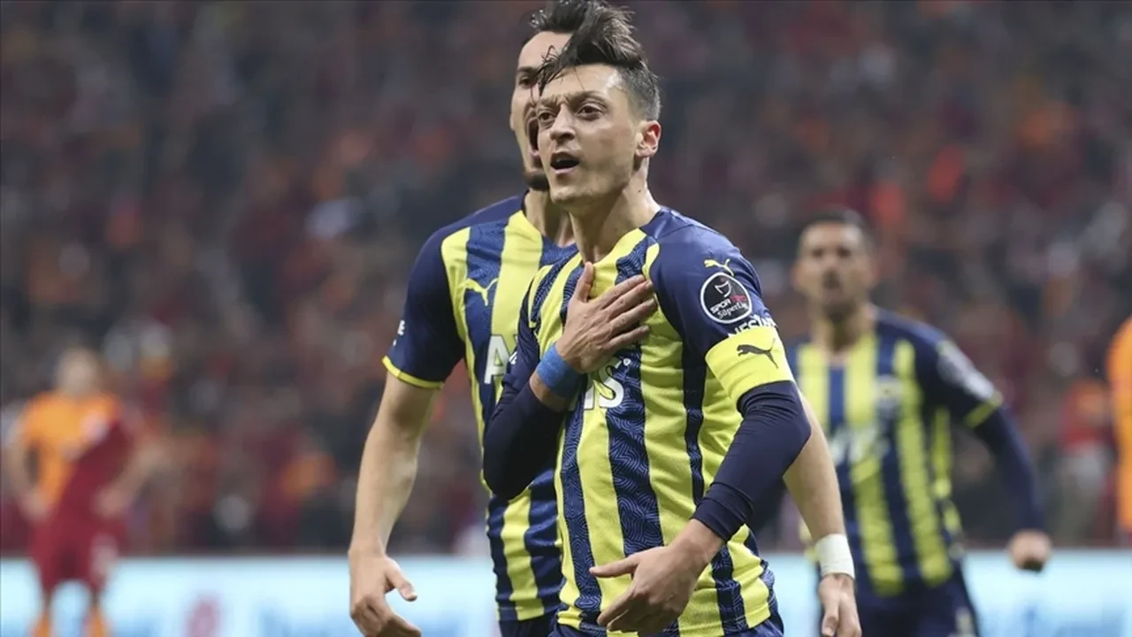 Mesut Özil'den Fenerbahçe ve kariyeri hakkında flaş açıklama: "İyi ki bırakmışım"