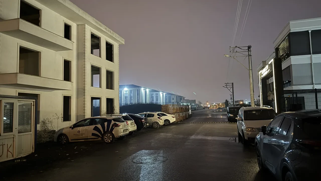 Sokak ortasında kayınpederini silahla öldürdü: Olayın ardından yaşananlar kamerada