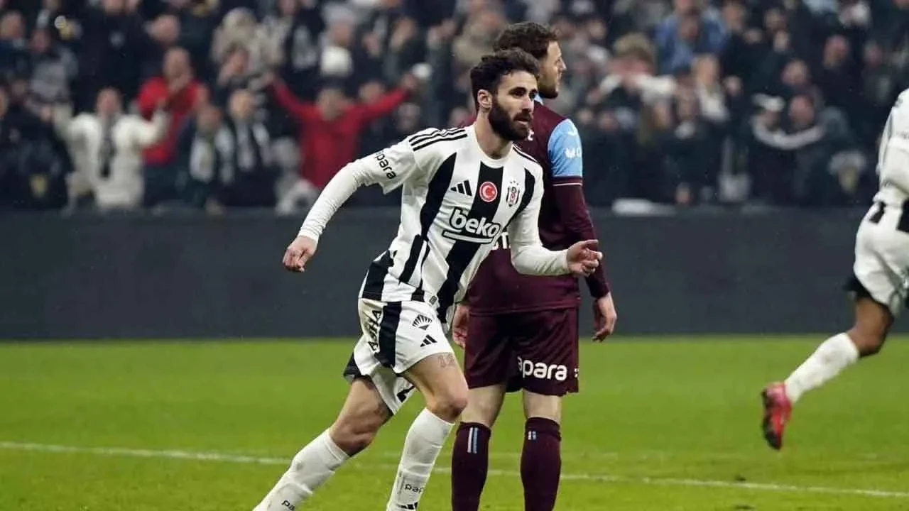 Solsjkaer'dan maç sonu Rafa Silva cevabı: "Hatalar her zaman olur"