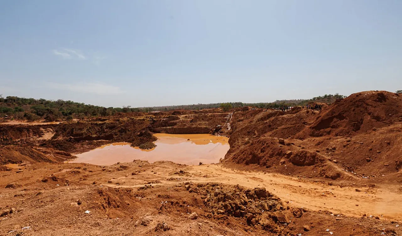 Terk edilmiş madende göçük! Çok sayıda ölü var