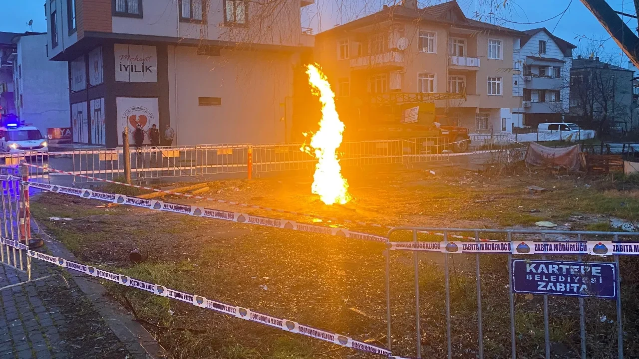 Alevler saatlerdir durdurulamıyor! Sondaj çalışmasında metan gazı yangını