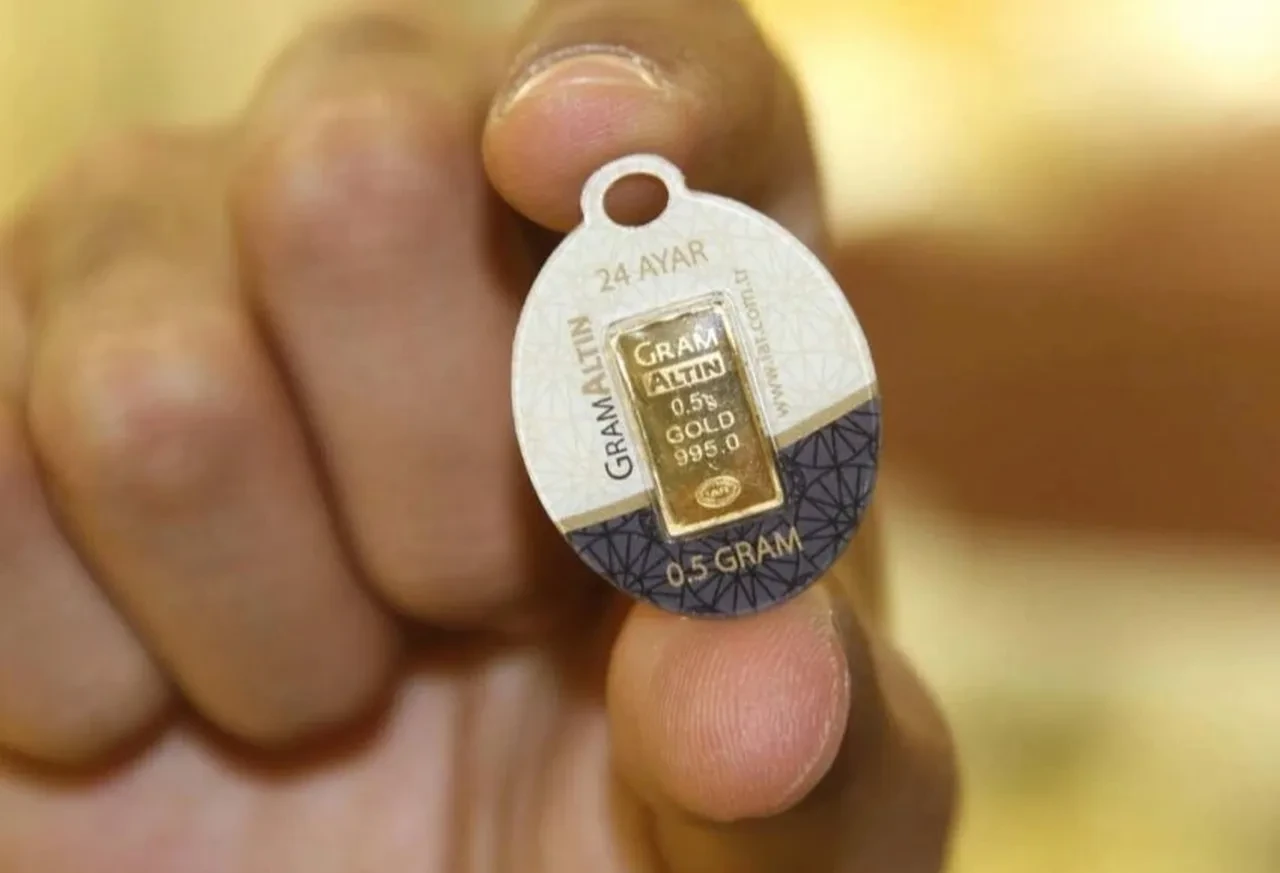 Altın durmuyor! Yeni Hafta rekor ile başladı İşte 17 Şubat 2025 gram altın, çeyrek altın fiyatları