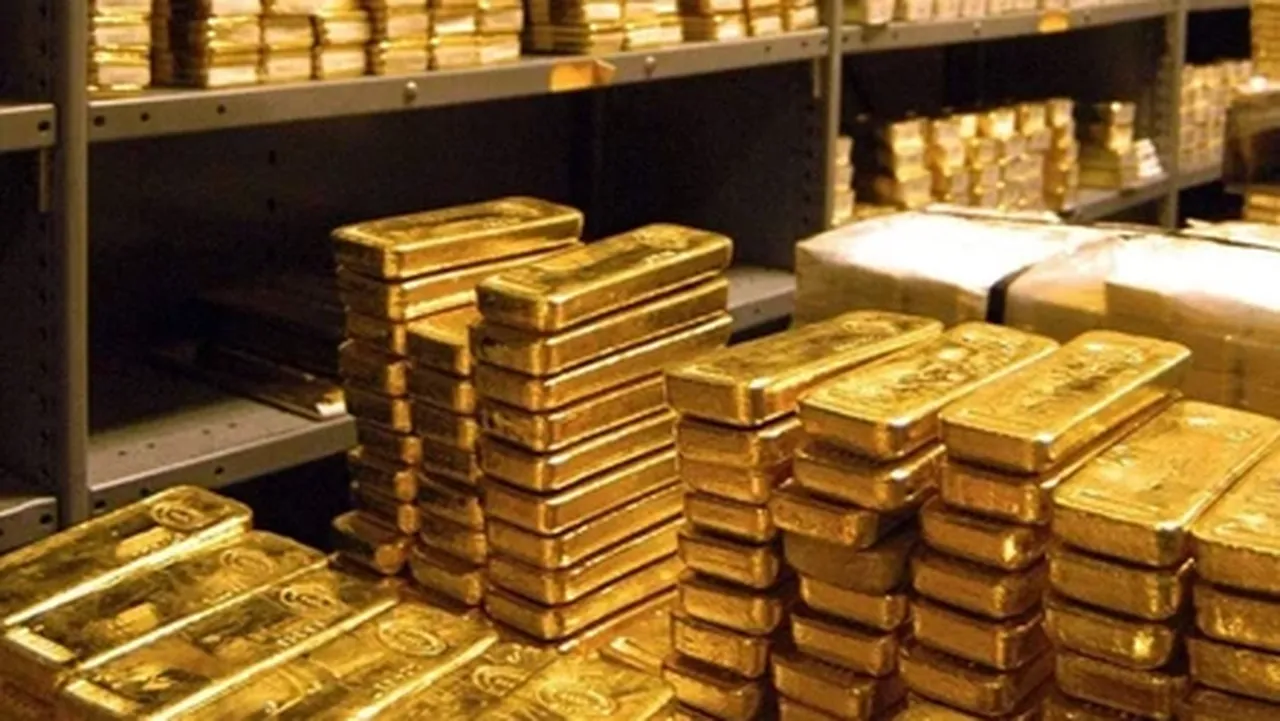 Altın fiyatı yeni rekorlar için uyandı! Ünlü ekonomist dolar ve merkez bankalarına dikkat çekti: "Hazırlık başladı"