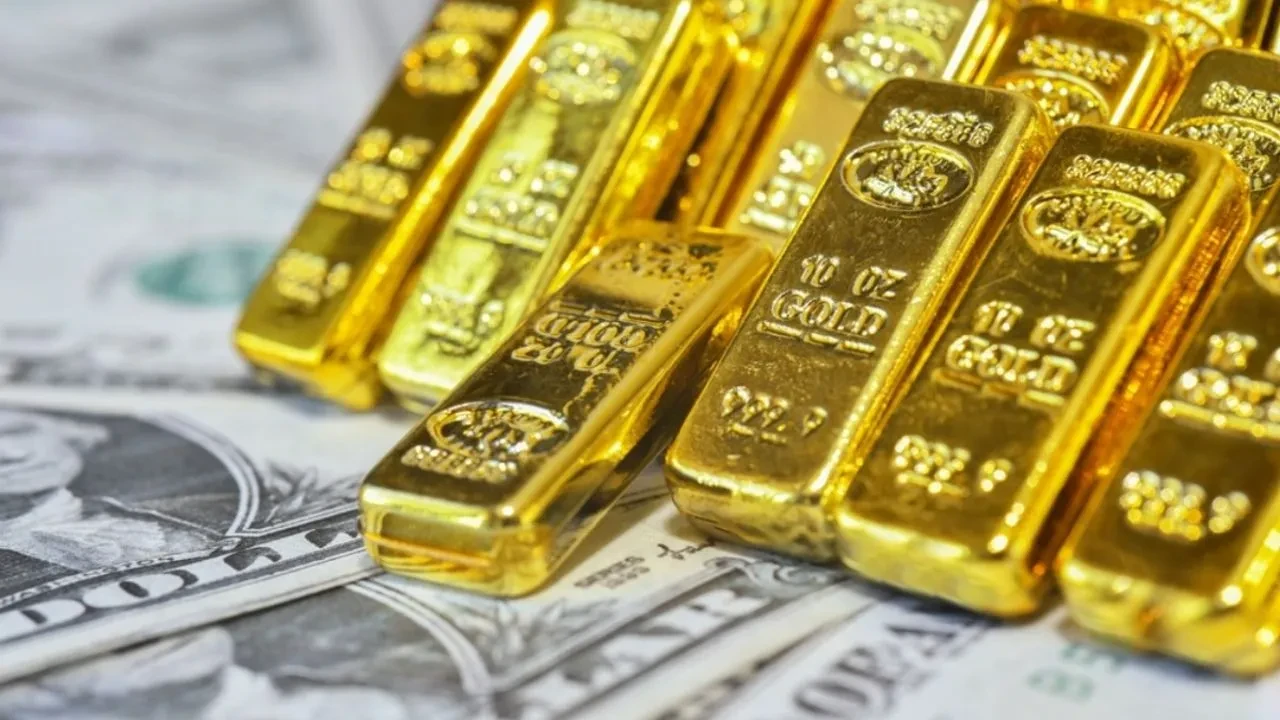 Altın fiyatı yeni rekorlar için uyandı! Ünlü ekonomist dolar ve merkez bankalarına dikkat çekti: "Hazırlık başladı"