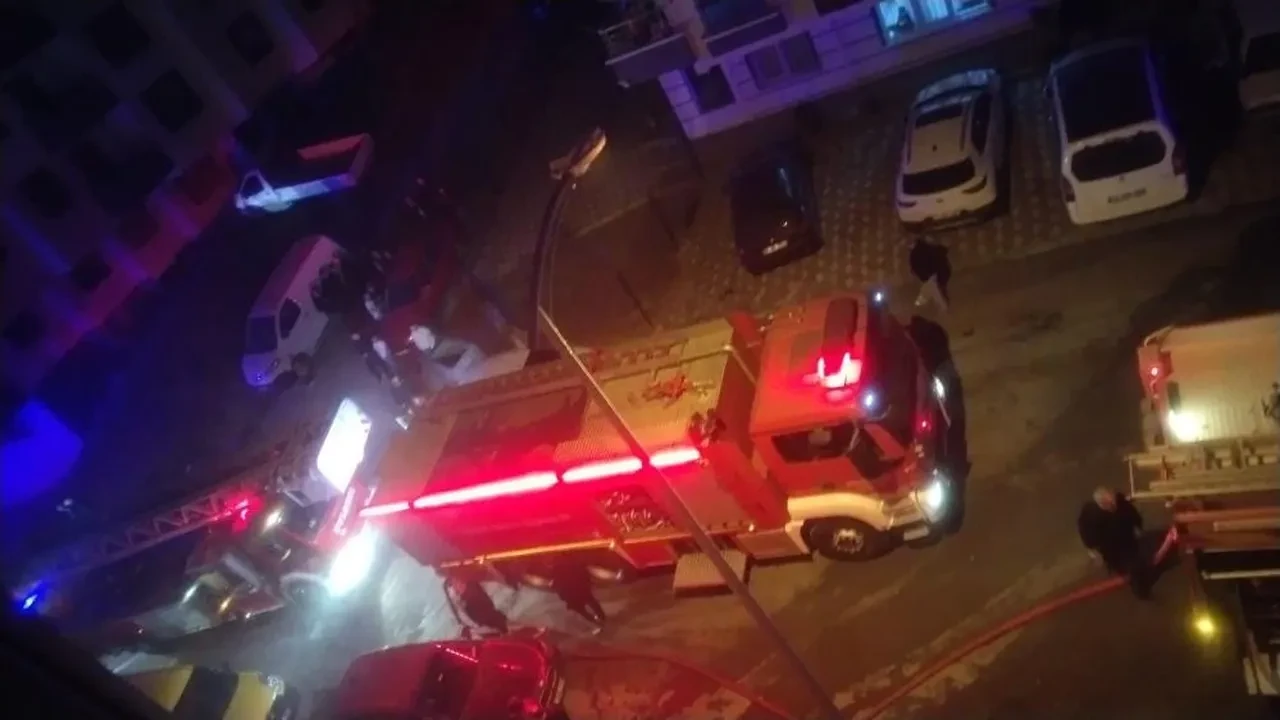 Ankara'da korkutan yangın: 5 katlı bina alevlere teslim oldu!