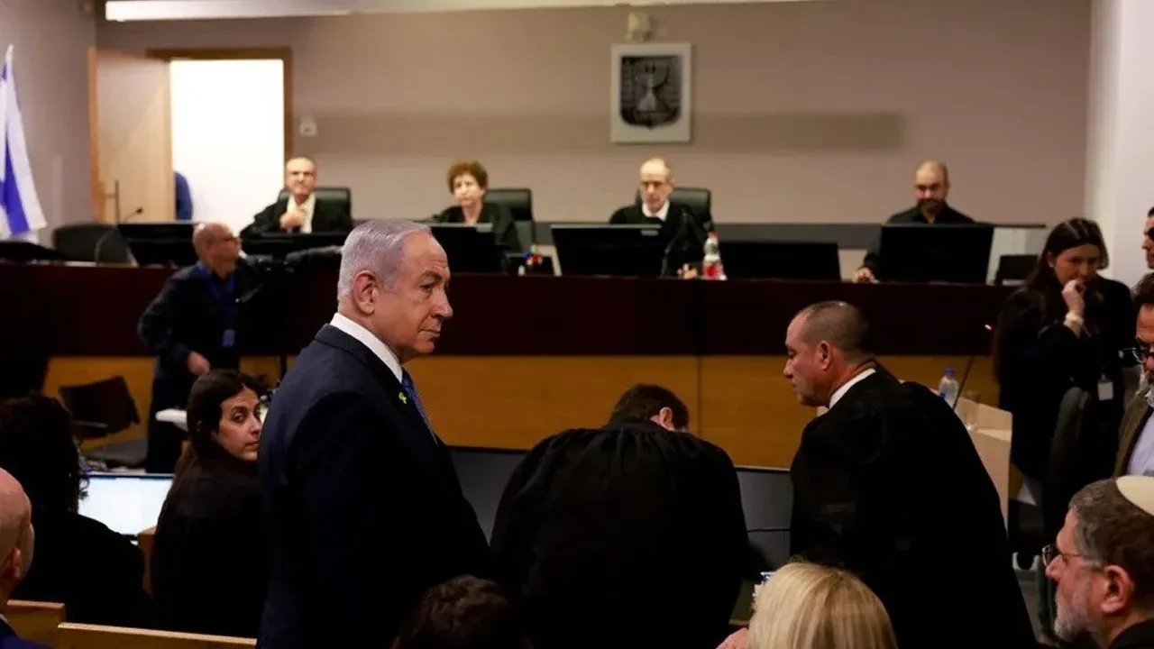 Binyamin Netanyahu hakim karşısında! Mahkemede gergin anlar