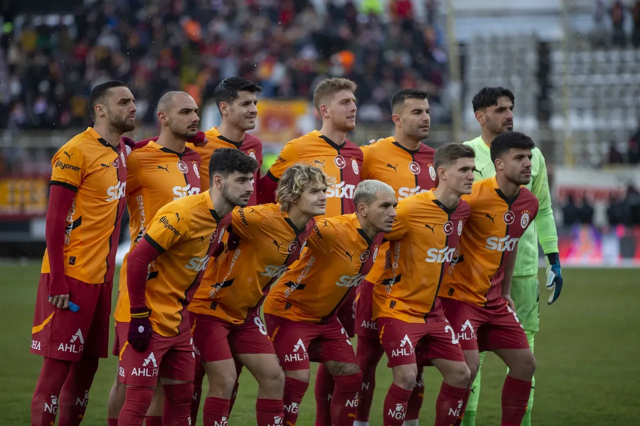 Çaykur Rizespor Galatasaray maç kadrosu, muhtemel ilk 11'leri belli oldu! GS'nin derbi öncesi son maçı
