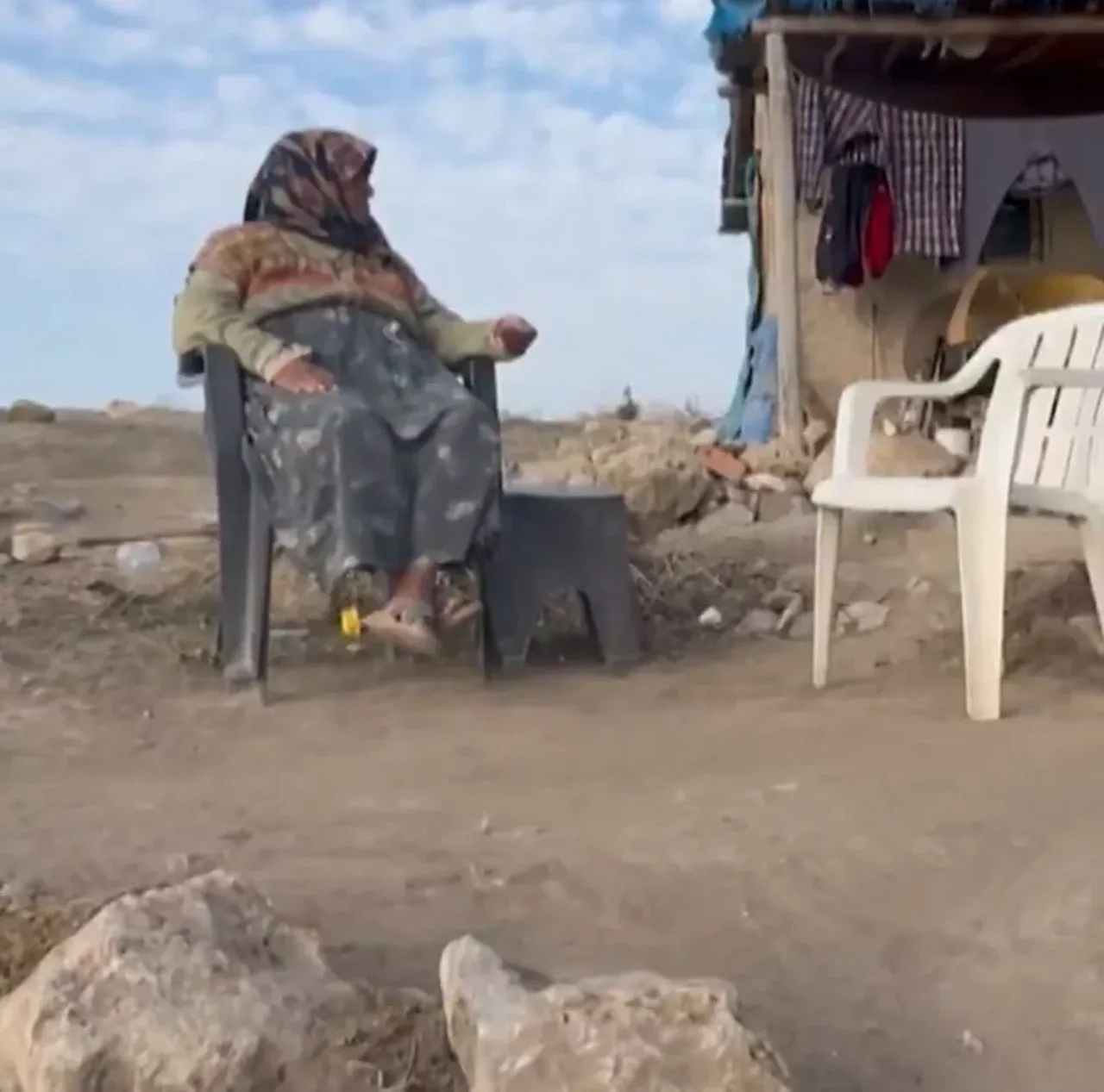 Hataylı Robinsonlar'ın yaşam mücadelesi! Anne-kız adada yıllardır tek başlarına