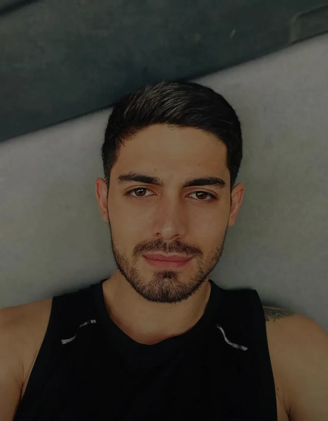 Bekar evinde korkunç cinayet! Kalbinden vurularak öldürüldü