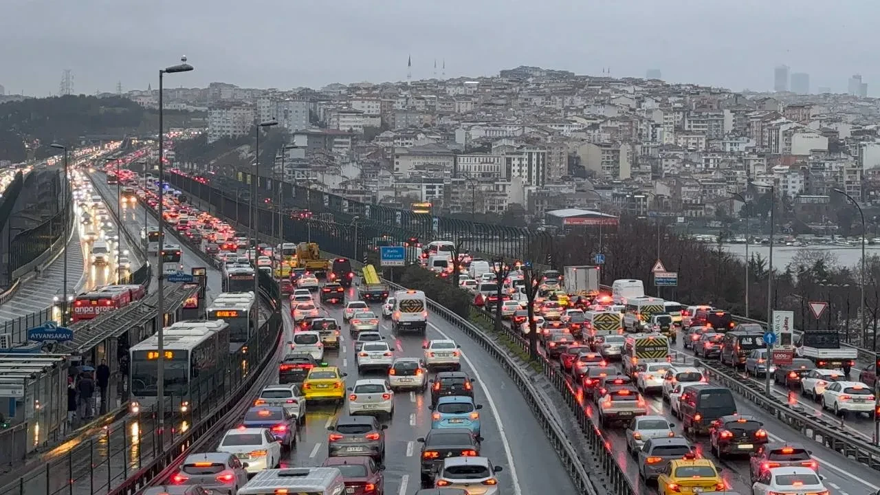 TÜİK kritik veriyi açıkladı: Ocak ayında trafiğe kayıtlı araç sayısı...