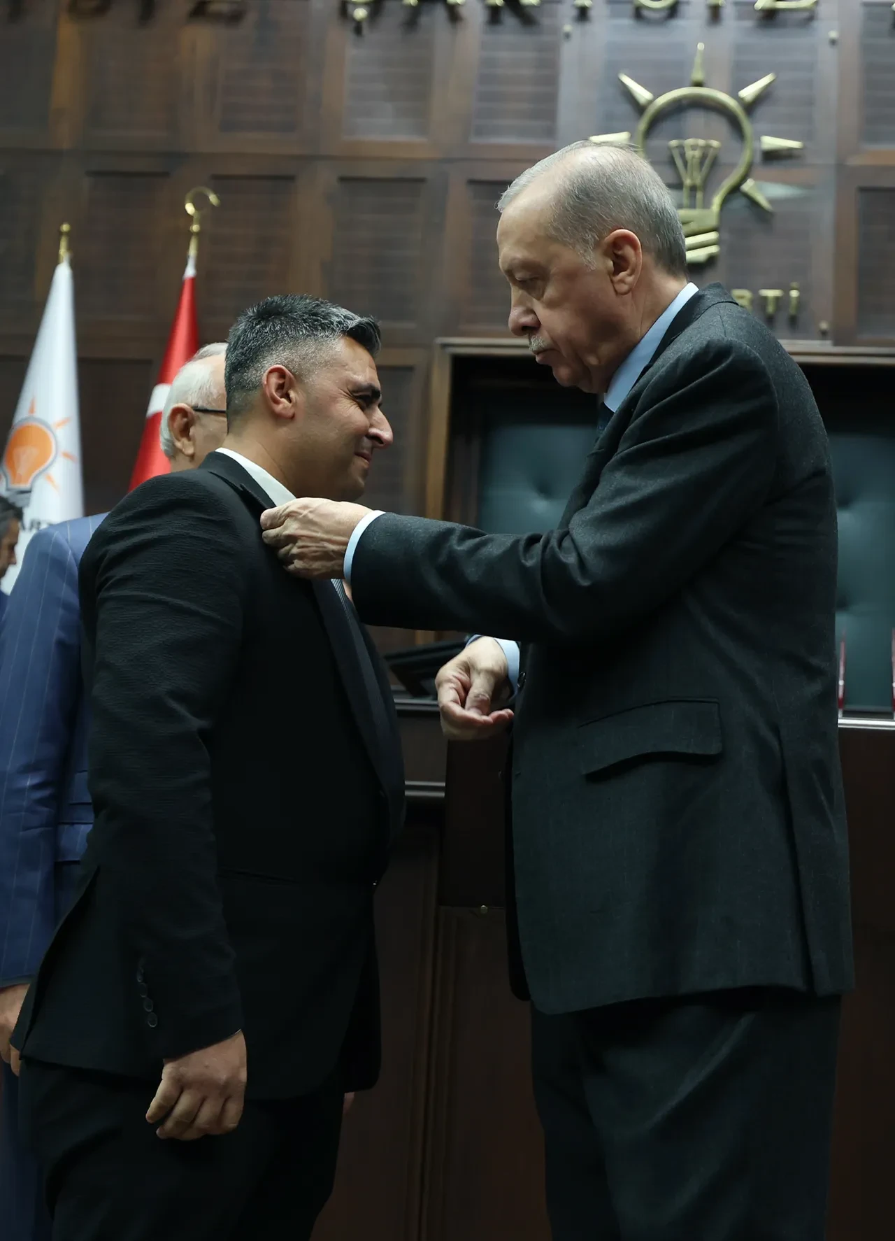 10 belediye başkanı AK Parti'ye geçti! Rozetlerini bizzat Erdoğan taktı