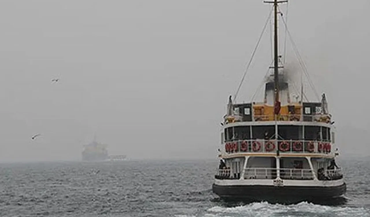 İstanbul Boğazı'nda gemi trafiği geçici olarak askıya alındı
