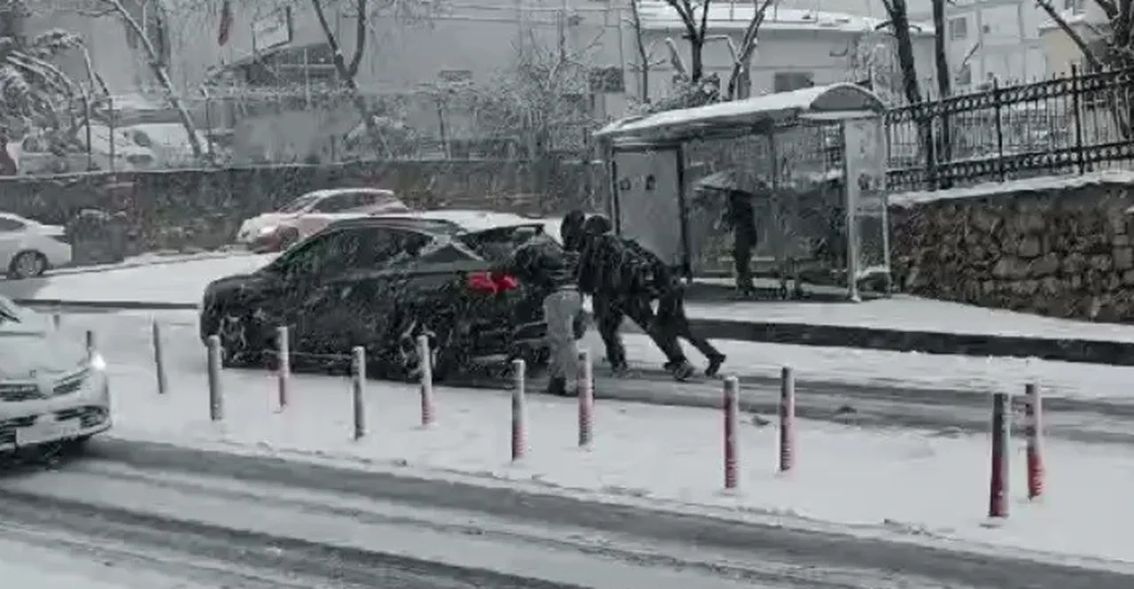 İstanbul kar teyakkuzunda! Metro seferleri uzatıldı, ek seferler getirildi