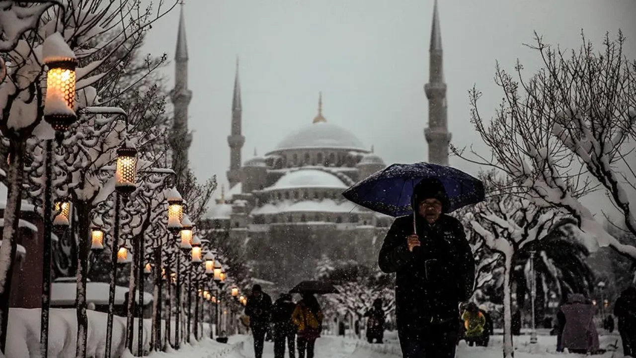 İstanbul'da kar kaç gün sürecek? Uzmanlar kar yağışının ne kadar süreceğini açıkladı