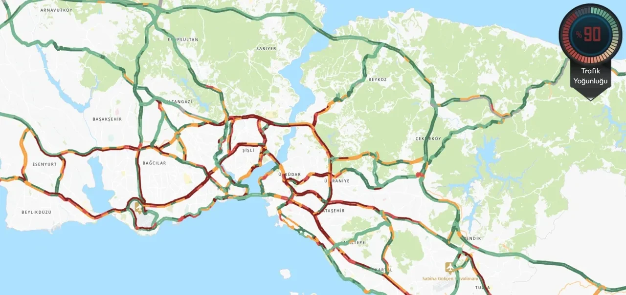 İstanbul’da kar trafiği etkiledi mi, kapanan yollar var mı? İstanbul’da trafik yoğunluğu yaşanıyor