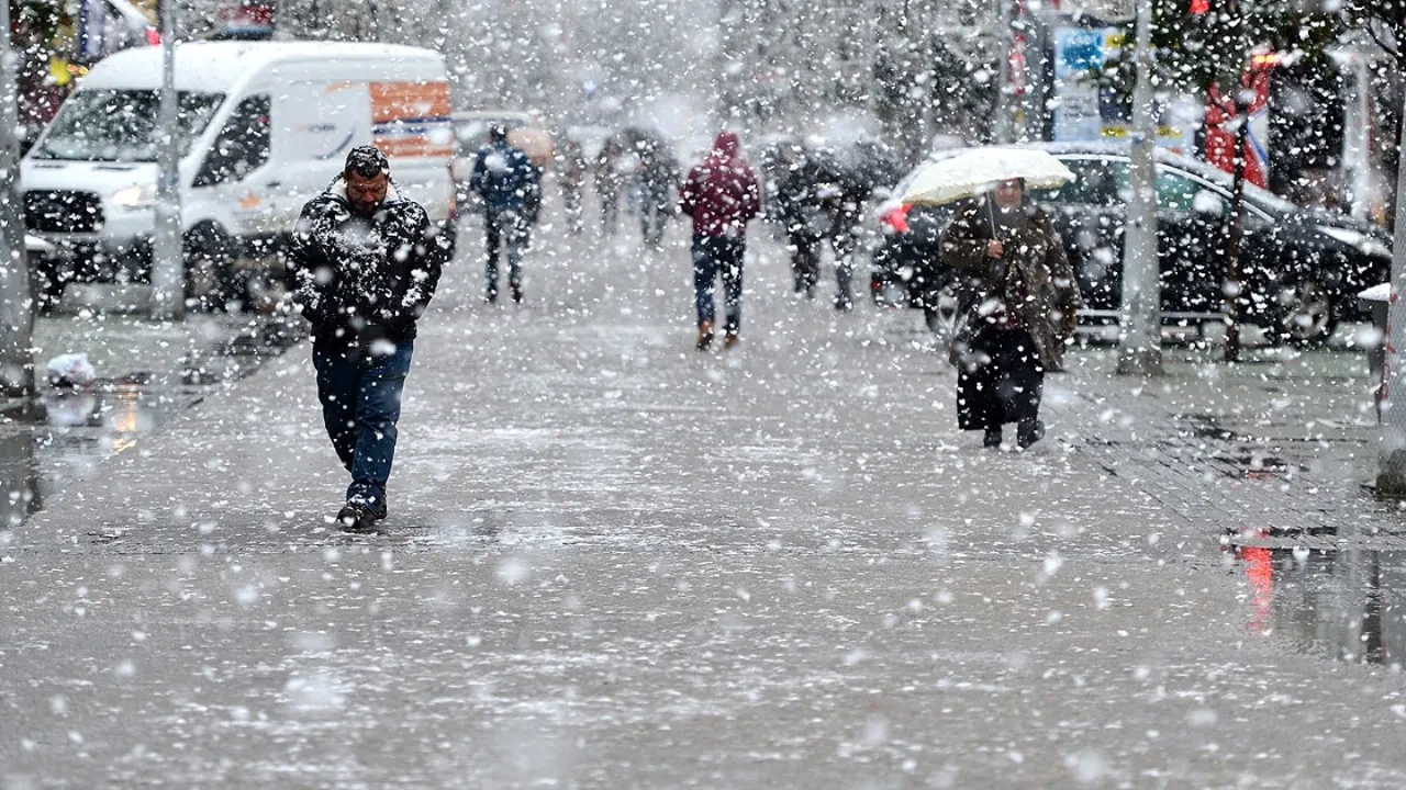 Kastamonu, Çorum'da okullar tatil mi? Kar yağışı devam ediyor