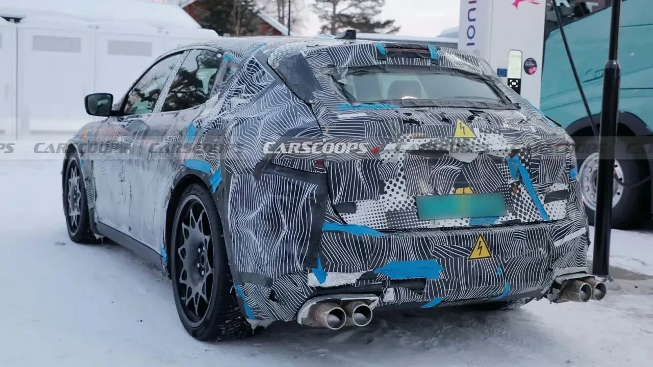 Sır gibi saklanan elektrikli Ferrari, şarj istasyonunda yakalandı! Tasarımı beklenenden çok farklı