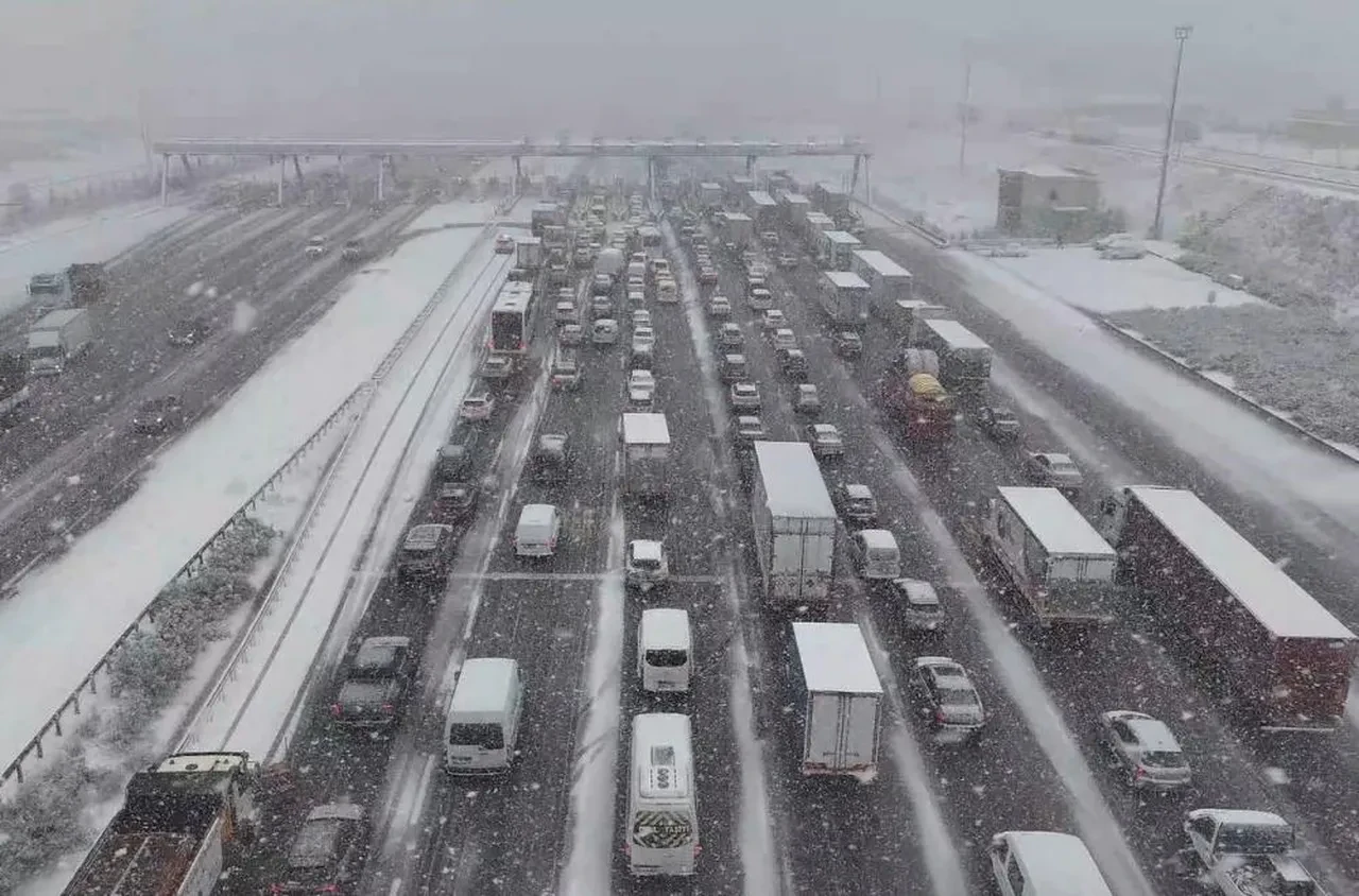 Üniversiteler kar tatili olur mu ? İstanbul'da kar tatili