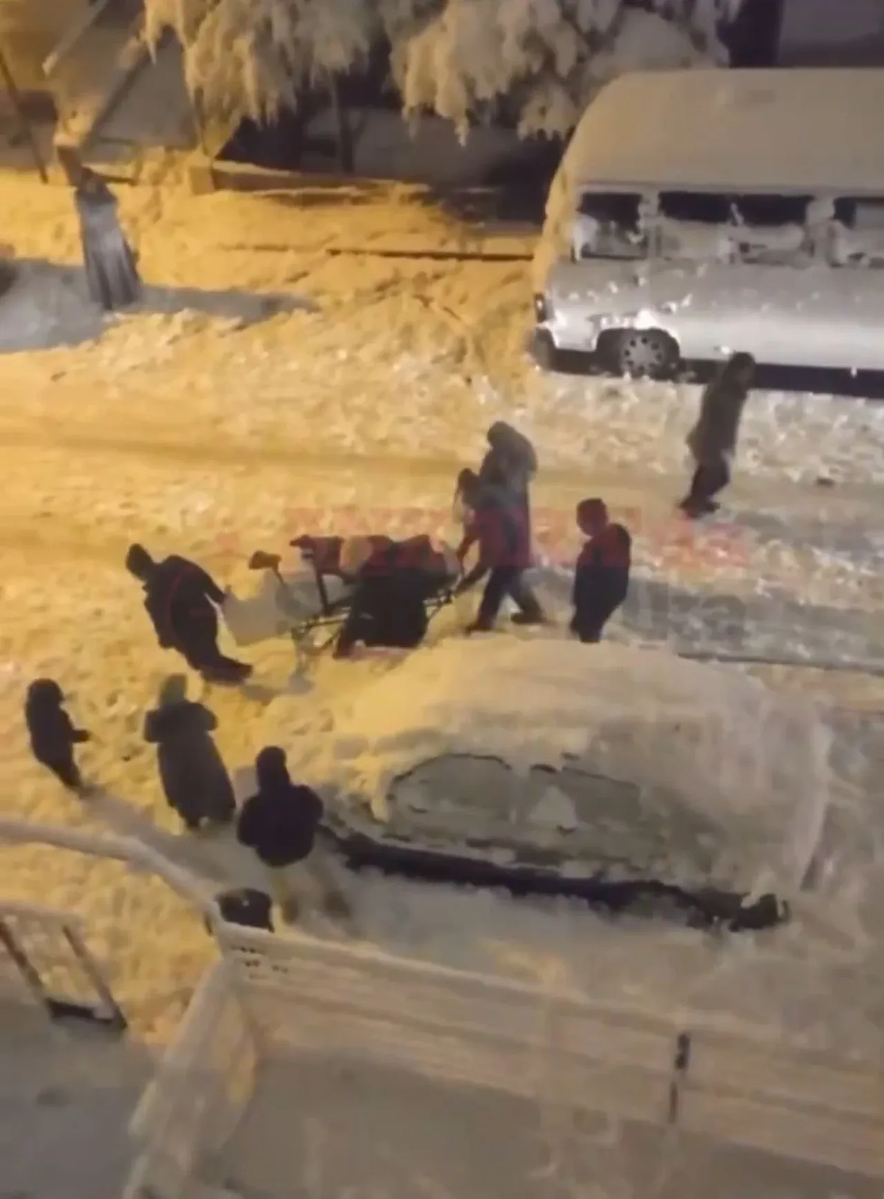 Ankara Etimesgut'ta vatandaşlar sitem etti! Belediye önlem almadı kar çileye dönüştü