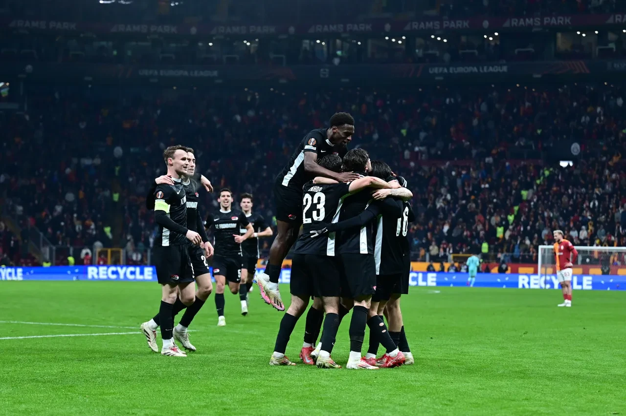 Galatasaray AZ Alkmaar ile 2-2 berabere kaldı!