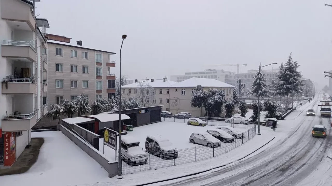 İstanbul'da cuma günü (YARIN) okullar tatil olacak mı? Vali Davut Gül duyurdu!
