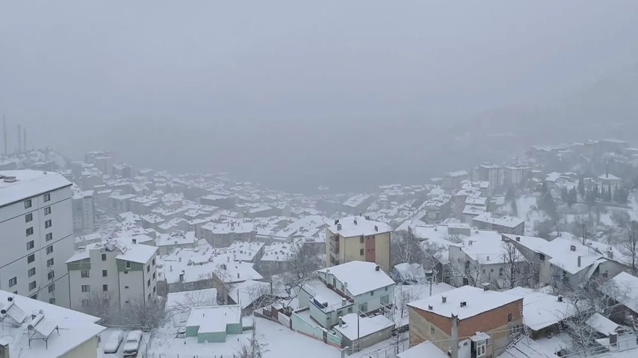 İstanbul'da cuma günü (YARIN) okullar tatil olacak mı? Vali Davut Gül duyurdu!