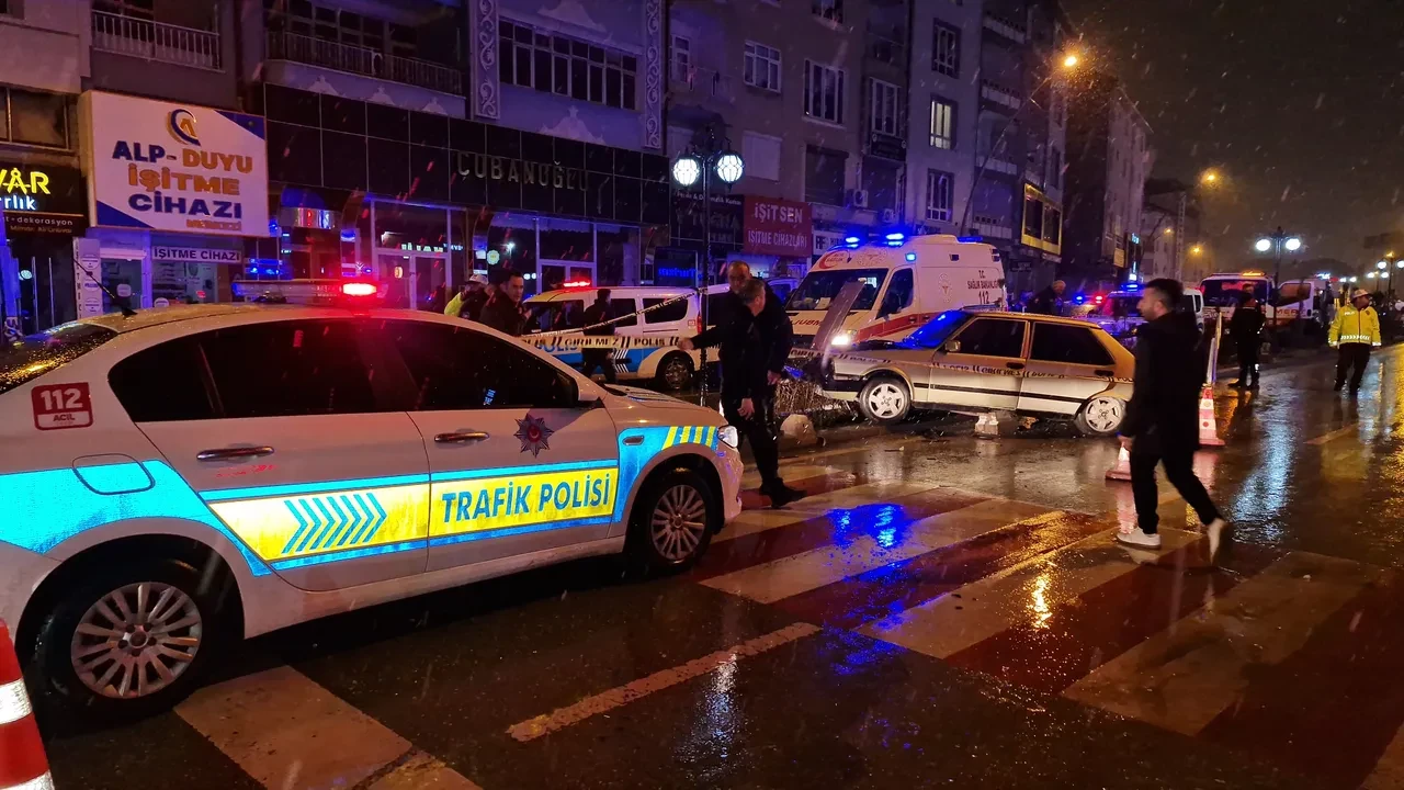 Karaman'da korkunç olay! Kaza yapan alkollü sürücü, polis aracında kendini vurdu