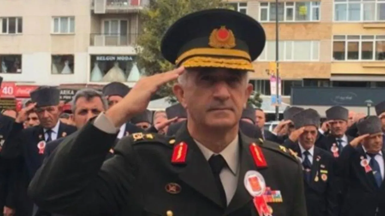 Korgeneral Tevfik Algan kimdir? 5 teğmen için karşı oy kullanmıştı emekliliğini istedi