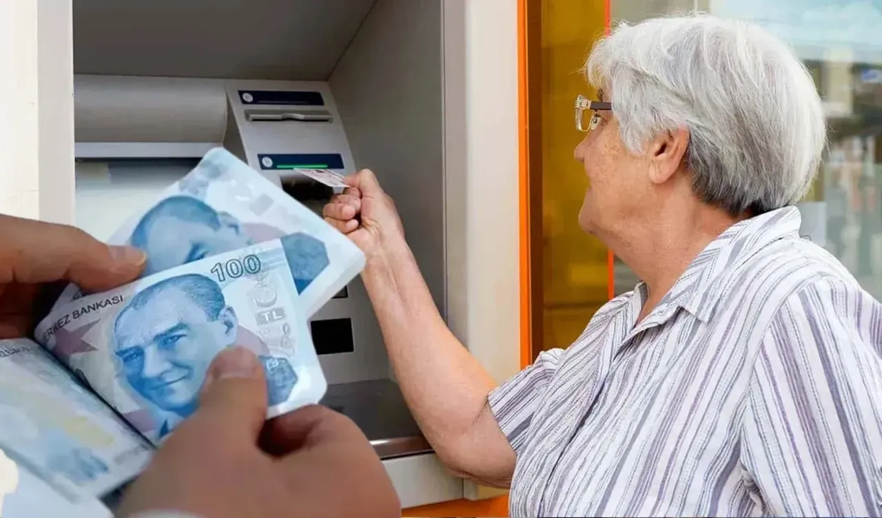 Milyonlarca emekliyi ilgilendiriyor! Emekli promosyonu 40 bin TL olur mu? Emin Yılmaz açıkladı