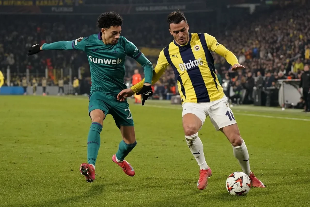 TRT 1 Fenerbahçe maçı CANLI nereden izlenir? Maç başlıyor