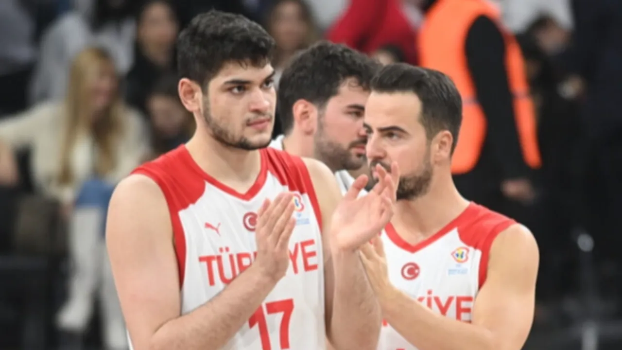 A Milli Erkek Basketbol Takımı'nda 4 oyuncu kadrodan çıkarıldı!