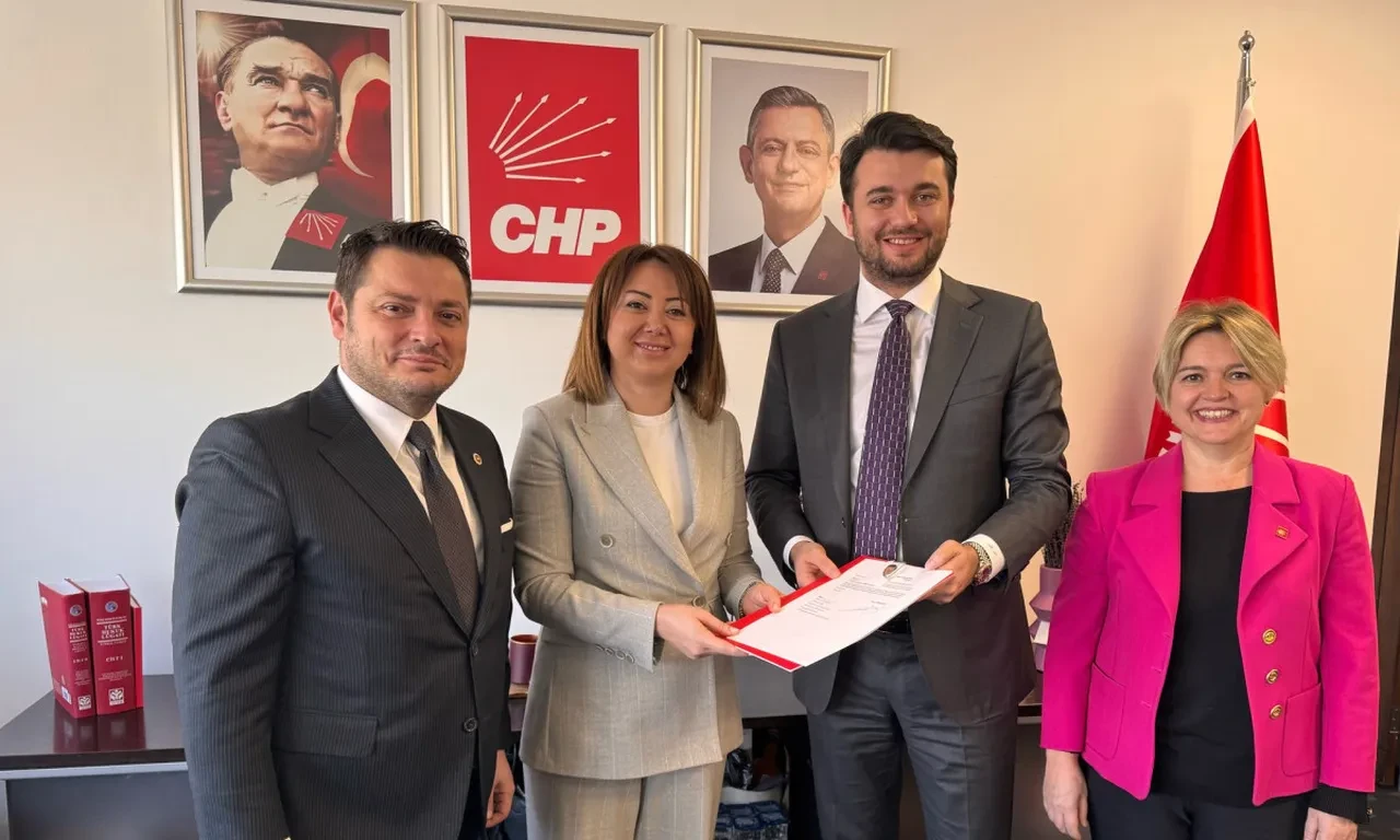 Ekrem İmamoğlu, CHP’deki ön seçim için başvuru yaptı