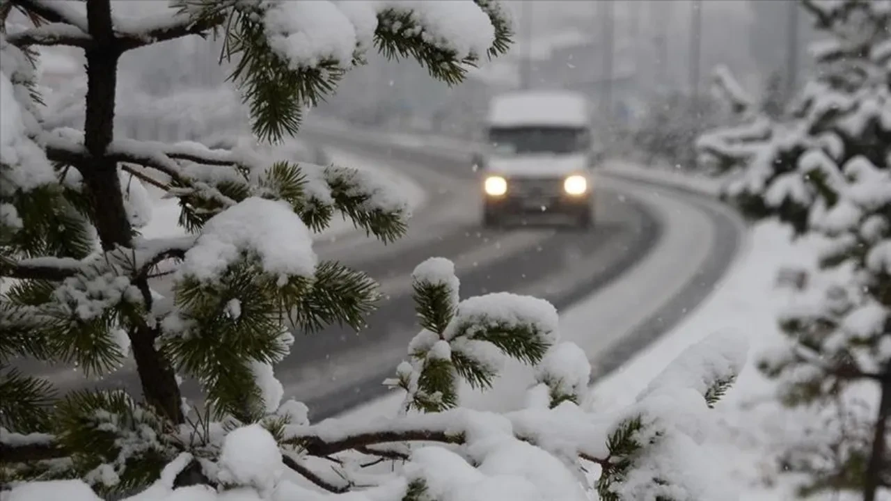 İstanbul'da kar devam edecek mi bugün? Hava durumu tahmini