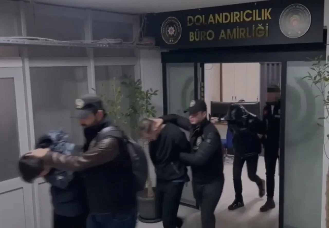 Kadın profili açıp, 8 milyon TL'lik vurgun yaptılar! Sahte sevgili şebekesine operasyon: Çok sayıda gözaltı var