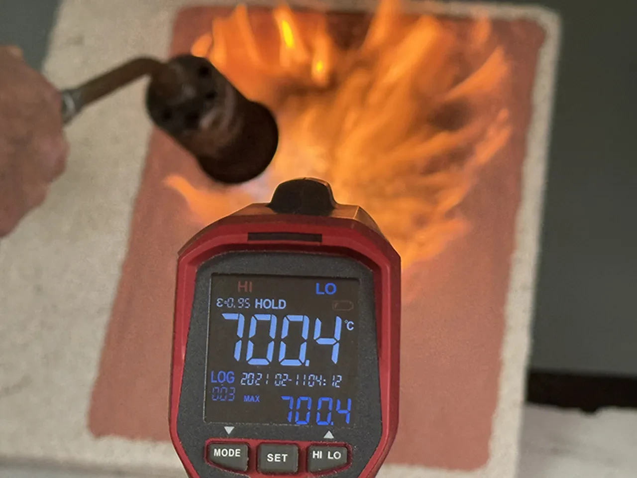 Samsunlu kimyager, 1500 dereceye kadar koruma sağlayan yanmaz boya geliştirdi