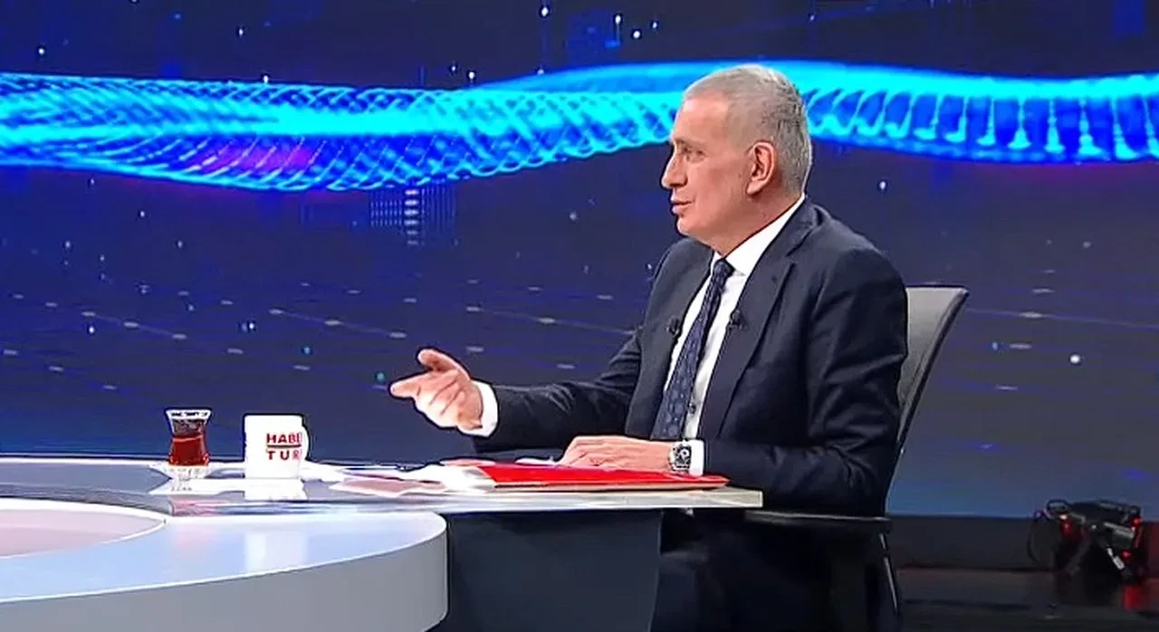 TFF Başkanı Hacıosmanoğlu'ndan Türk hakemlerine serzeniş: Başımı öne eğdiniz!