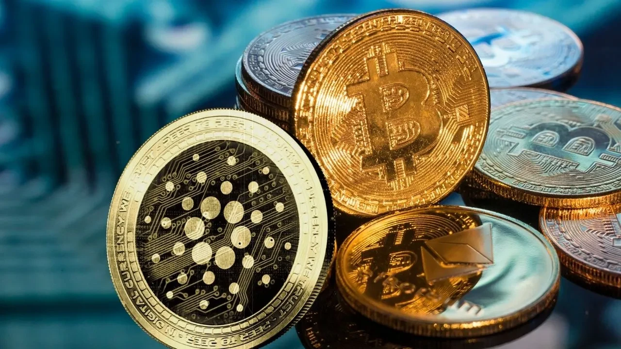 Cebinde 5 bin doları olanlar dikkat! Bitcoin mi yoksa Cardano mu alınmalı?